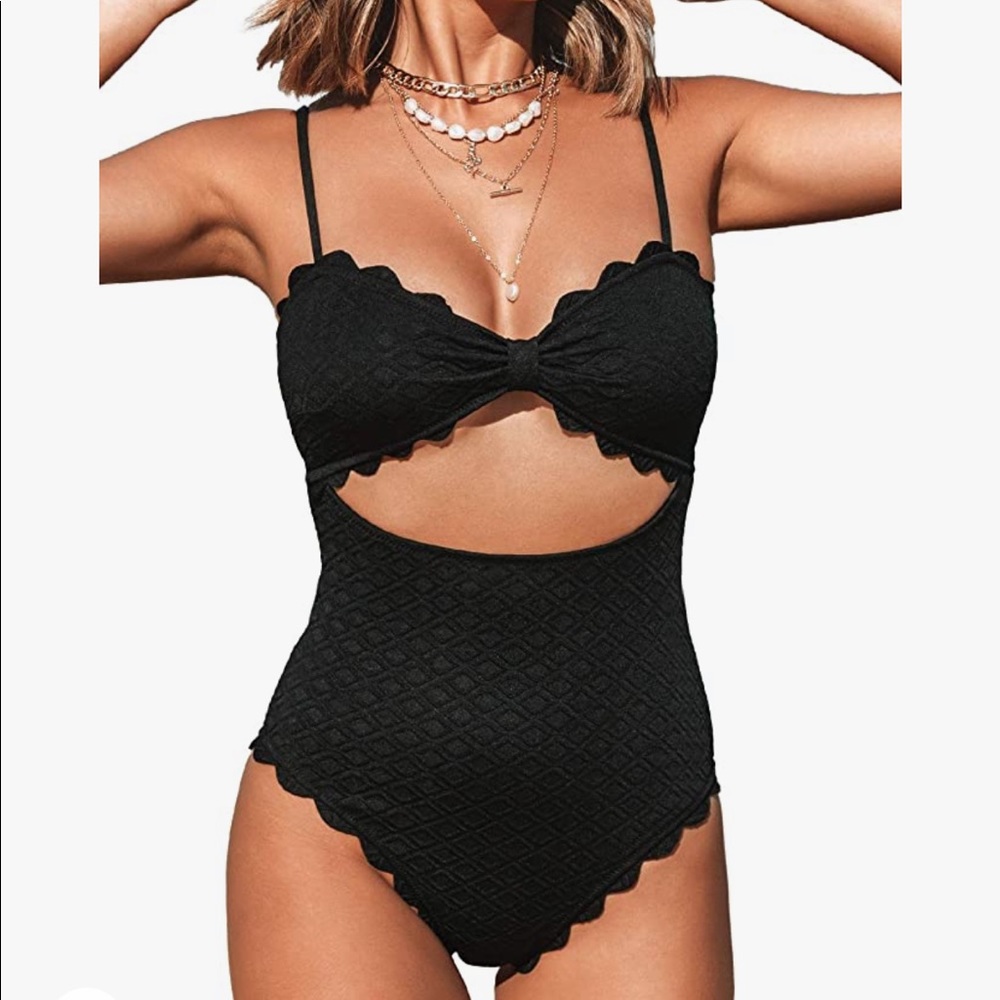 NWT CUPSHE Black One Piece Swimsuit Textured Cutout Scallop Trim Bathing Suit L